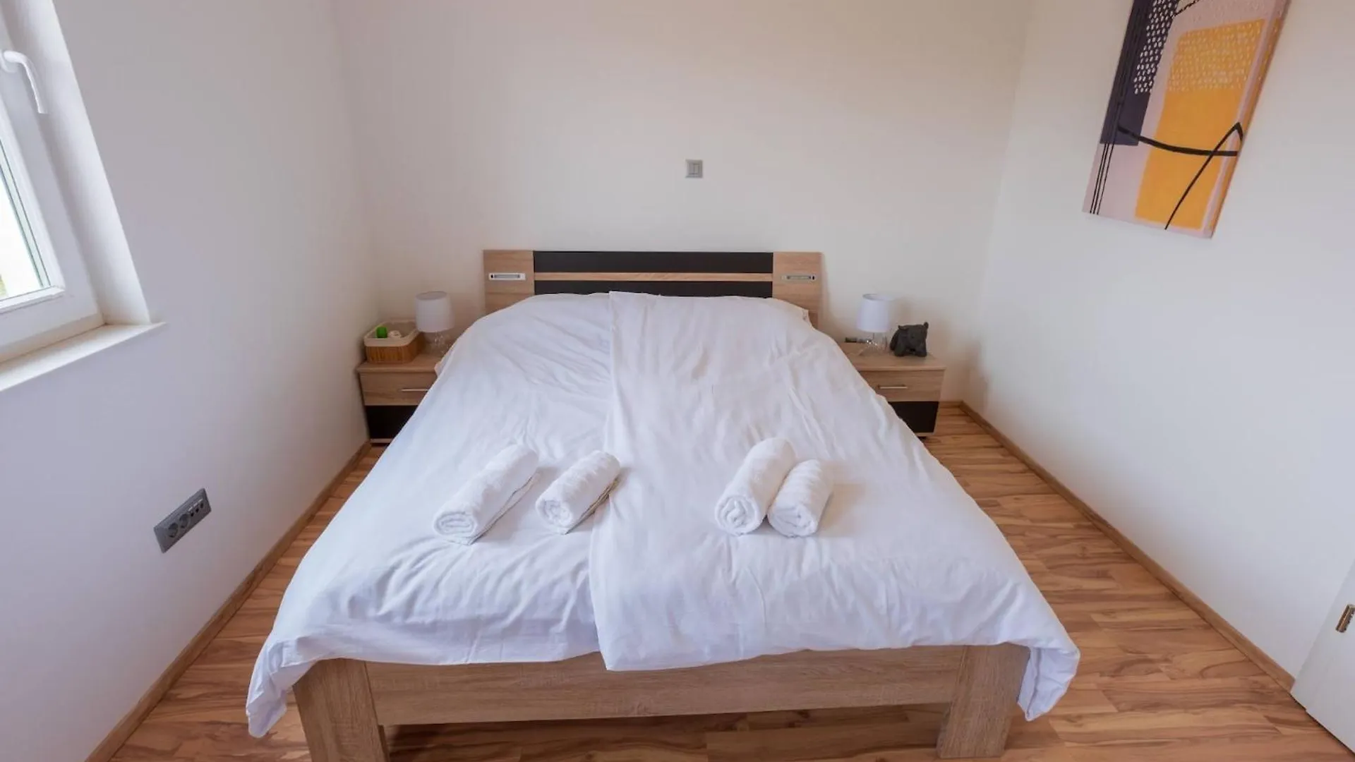 Charming Three Bedroom House Turanj Ferienhaus
